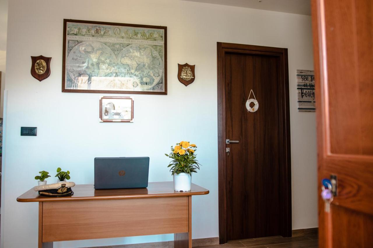 Bed and Breakfast Casa Vespucci Ізола-делле-Фемміне Екстер'єр фото